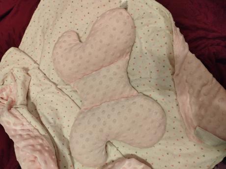 Deka s vankúšikom v tvare motýľa,