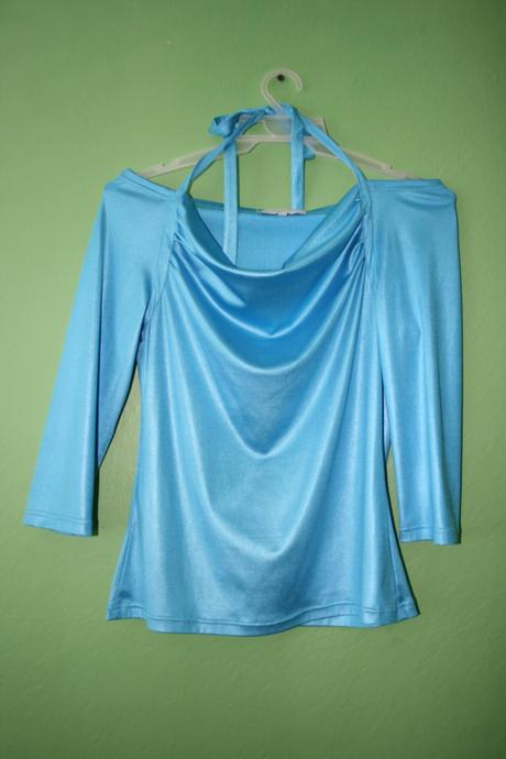 Zaujímavé tričko-blúzka, s
