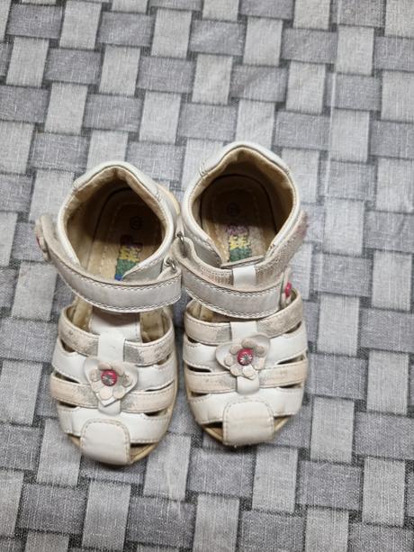 Dievčenské sandálky, 23