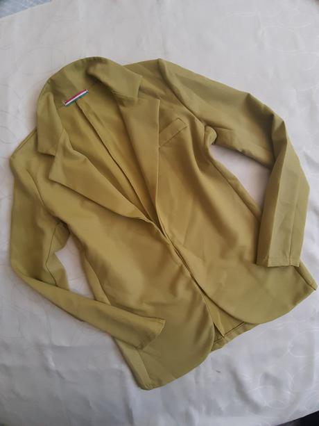 Pistáciová farba, s