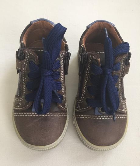 Prechodné celokožené topánočky, bambulini,21