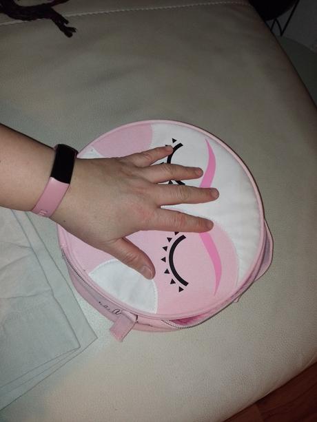 Benefit kozmetická taska,