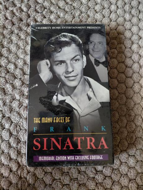 Vhs kazeta frank sinatra,