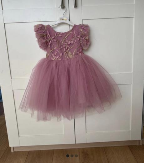 Dievčenské saticky, 98