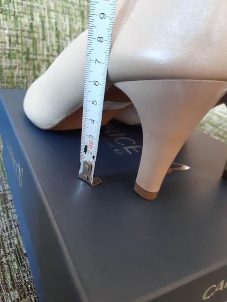 Kozene lodicky caprise, 38