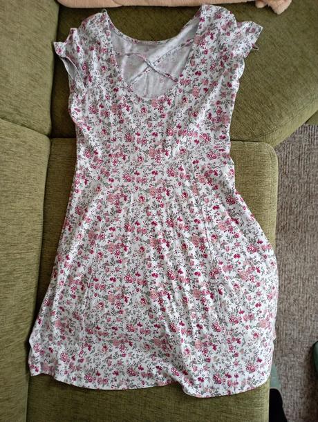 Kvietkované šaty, orsay,40
