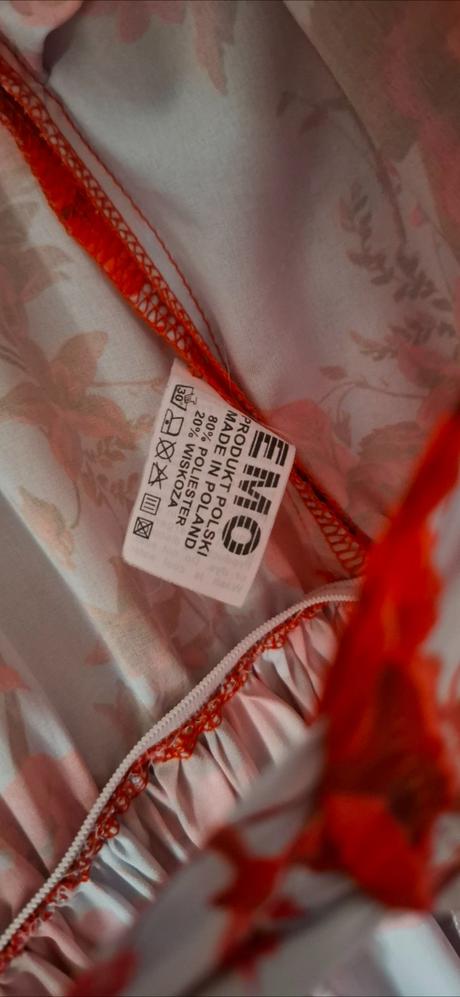 Šaty kvetinové, 38