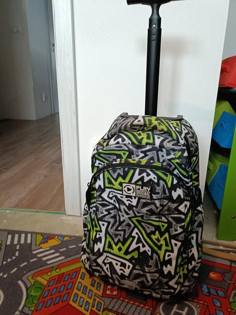 Školská taška na kolieskach, 