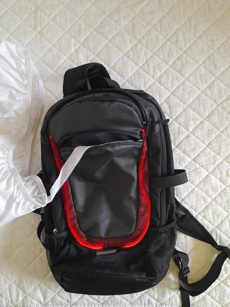 Batoh/ruksak s led svetlom,