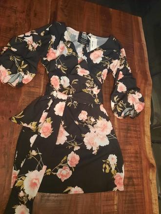 Šaty jemné, elegantné, zavinovacie kvetované, 36