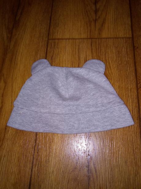 Šeda bavlnena ciapka s uškami prisa 62 ako nova, 62