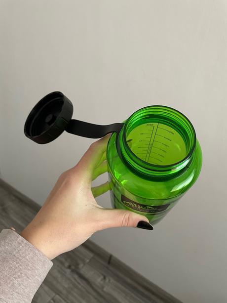 Zelena fľaša na pitie, 