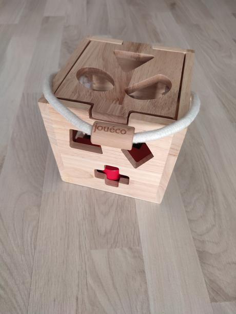 Kocka s vkladačkami zn. jouéco, 