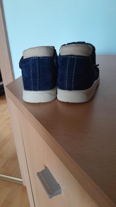 Rôzna obuv chlapec, 