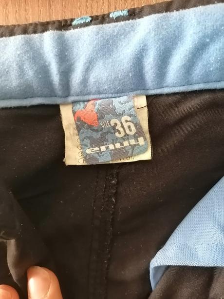 Turistické nohavice, 36