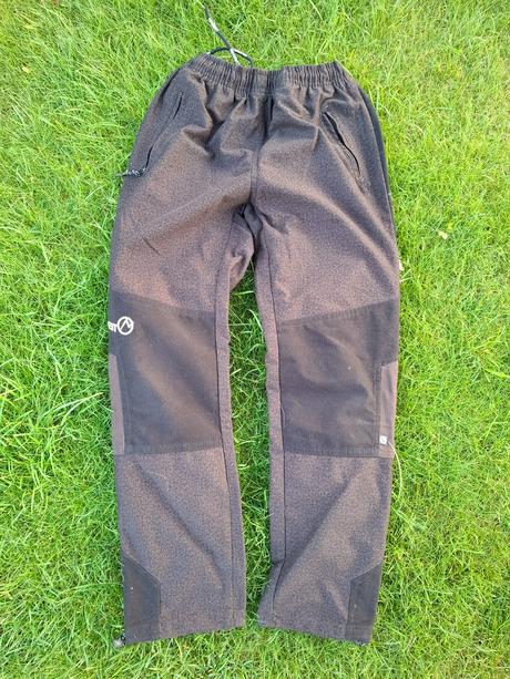 Športové nohavice, 152