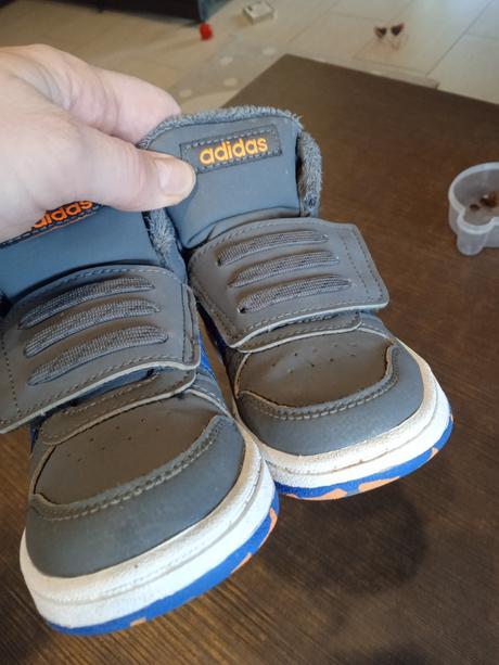 Zateplene adidas tenisky, adidas,23