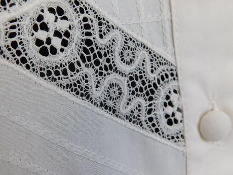 Velmi pekna vintage bluzka ku kroju, 42