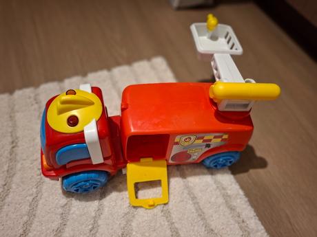 Väčšie hasičské auto,