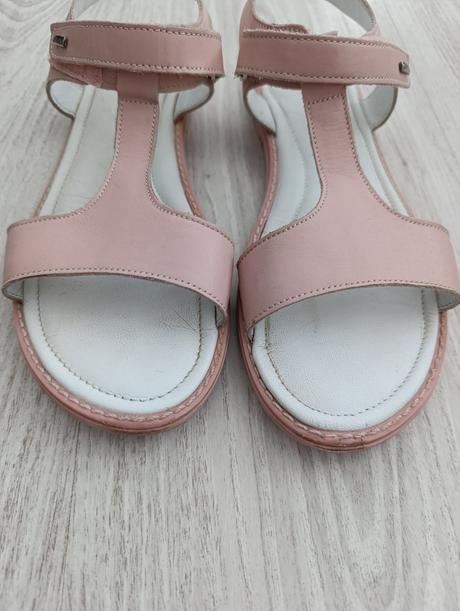 Sandálky, lasocki,36