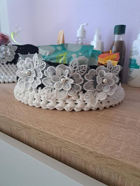 Háčkované kosiky,