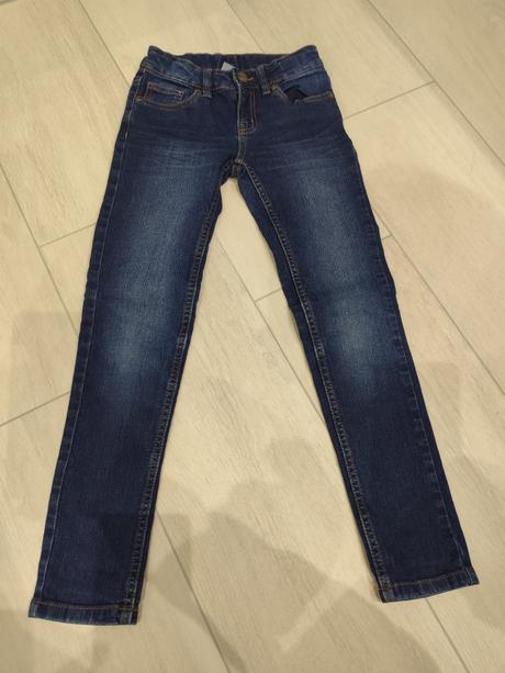 Predám dievčenské rifle, 128