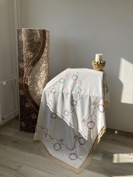 Krásny ľanový obrus s výšivkou krížikovou,, 