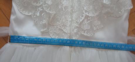 Šaty spoločenské, alebo na 1. sv. prijímanie, 140