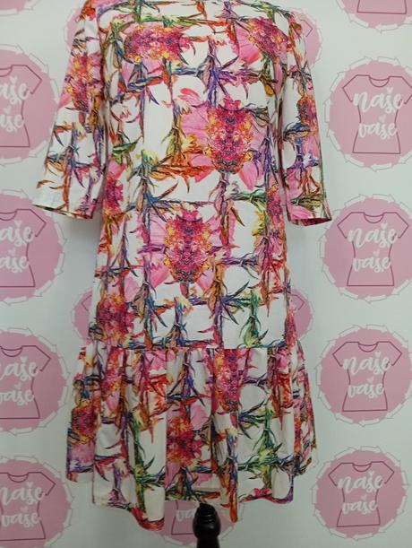 Ružovo biele šaty, s