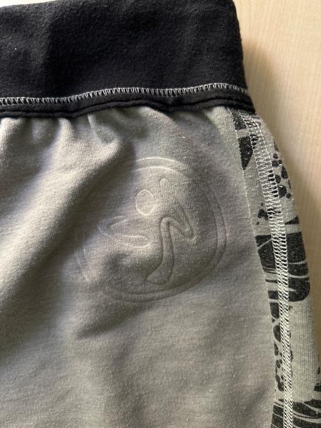 Šedé trištvťáky zumba-l, l