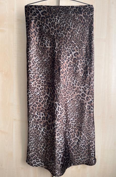 Midi sukňa zo saténu, tezenis,m