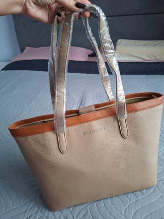 Valentino kabelka, valentino