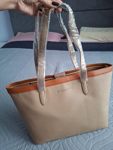 Valentino kabelka, valentino