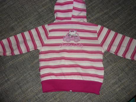 Mikina ruzova 30 mesiacov, 104