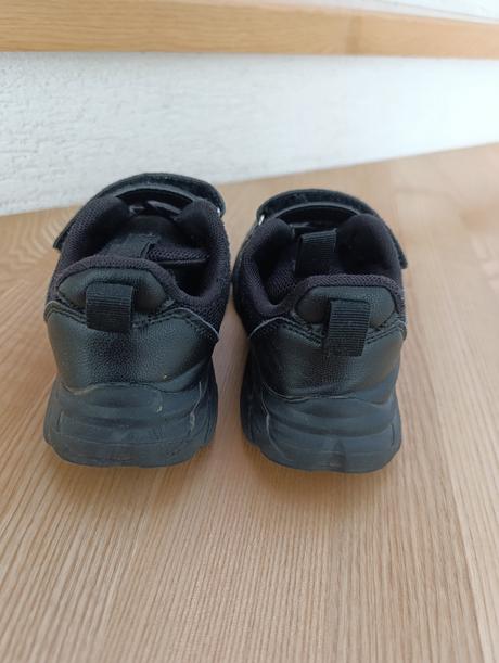 Extra ľahké tenisky, 31