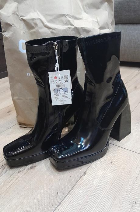Lakované nové čižmy, 38