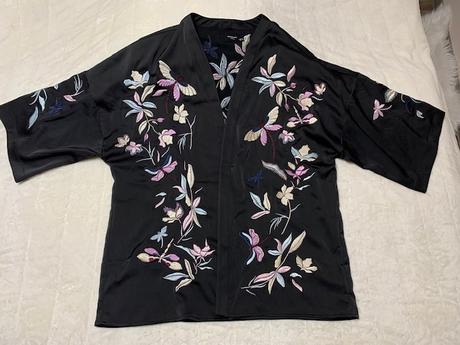 Čierne vyšívané sako typu kimono zn. reserved, reserved