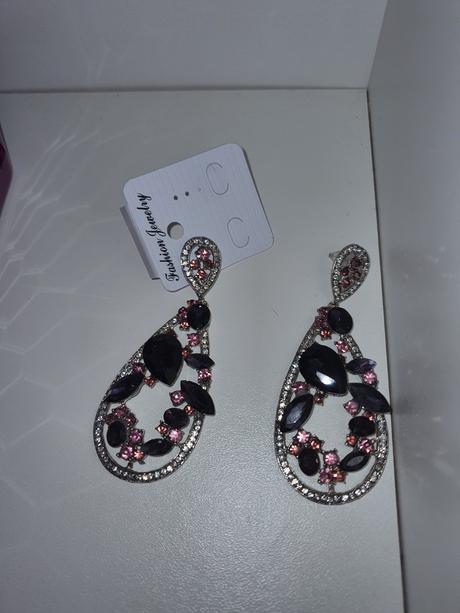 Nádherné nausnice, 