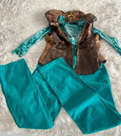 Dámsky, dievčenský komplet zn. sportalm, s