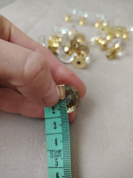 Nové elegantné úchytky na nábytok set 19 ks, 