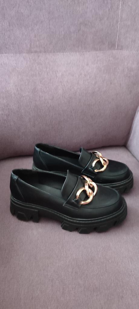 Čierne topánky, 36