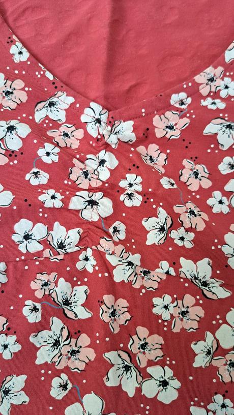 Červené kvietkované šaty, c&a,s