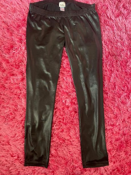 Legíny lesklé, 146