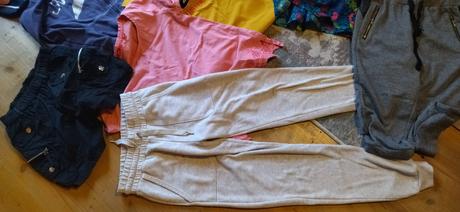 Balík dievc veci od 12 r po xs/s,