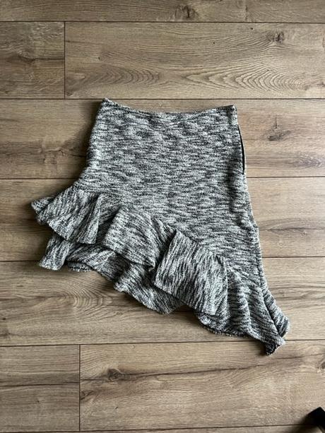 Dámska sukňa, cena s poštou, zara,xs