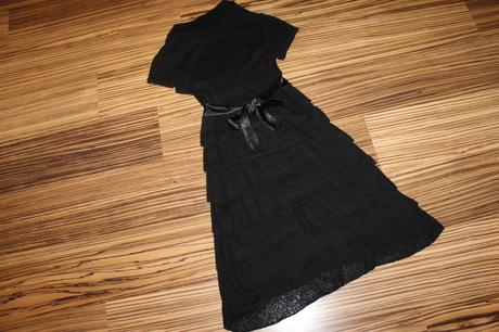 Čierne úpletové volánové šaty v. m, m