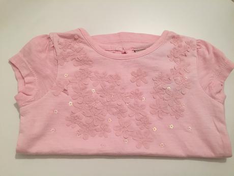 Tricko s 3d kvetmi v top stave, next,74