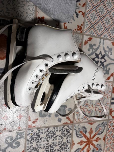 Korčule na ľad, 28