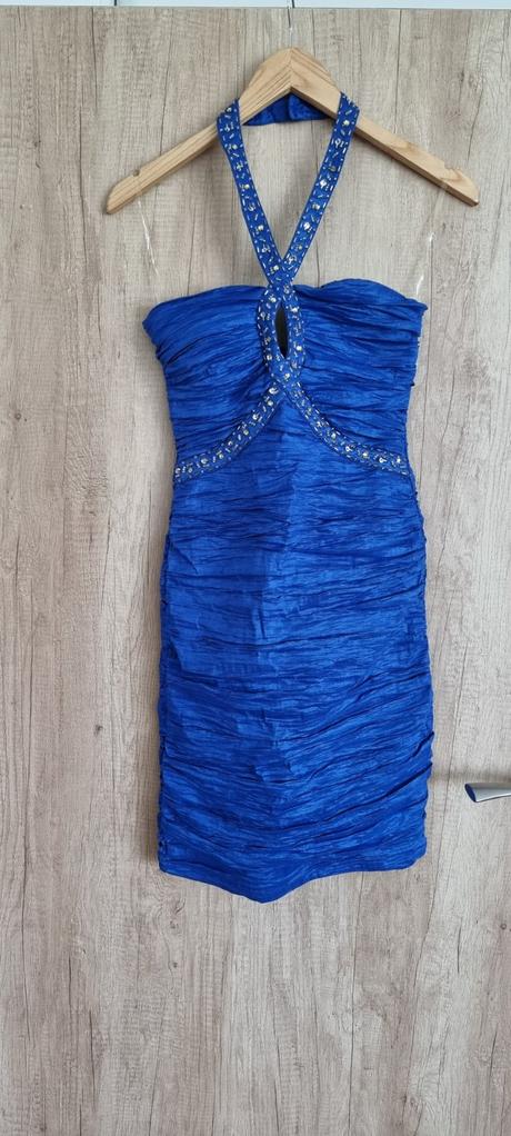 Spolocenske saty, 36