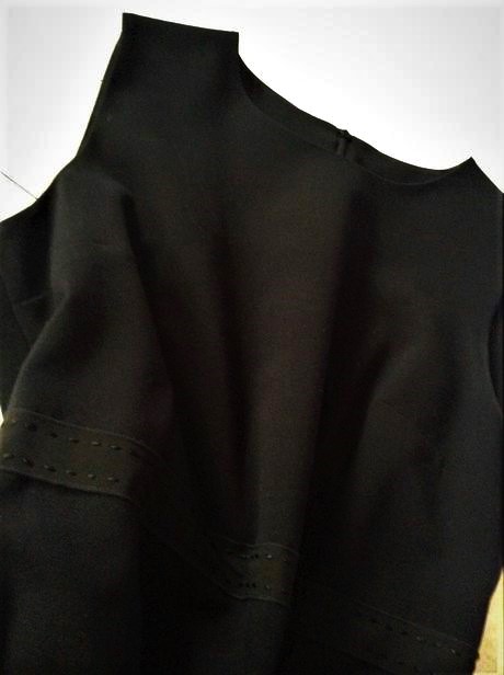 Luxusné púzdrové šaty, 40